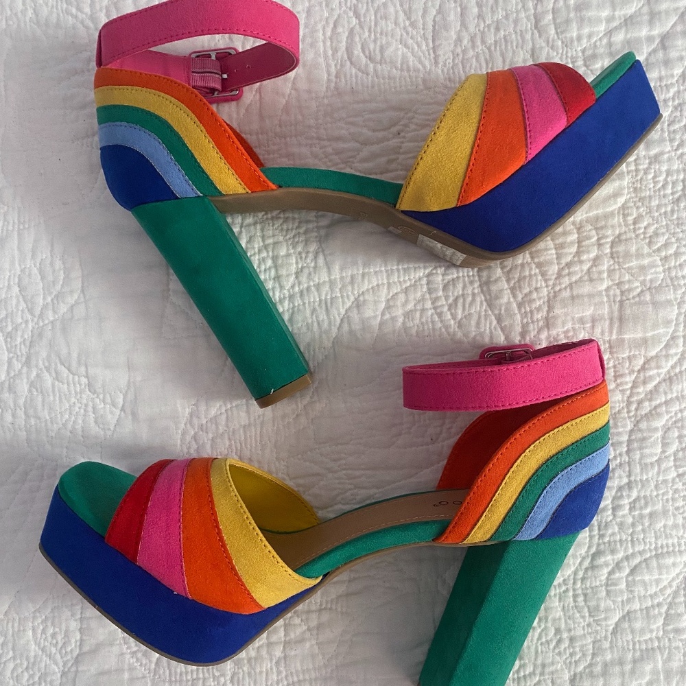 Unique Vintage Rainbow Suede Peep Toe Pumps